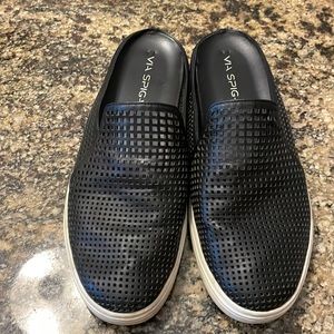 Via Spiga Shoes Womens 8.5 Mule Slide Sneakers Black Leather Perforated